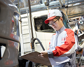 岐阜日野自動車株式会社の転職情報 仕事情報 整備士 岐阜 の安定企業 大手グループ 資格賞与5ヵ月分 残業手当100 支給 きれいな職場環境 転職サイトのイーキャリア